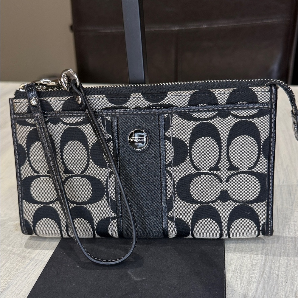 Coach Signature Black and Gray Designer Large Wristlet-EUC